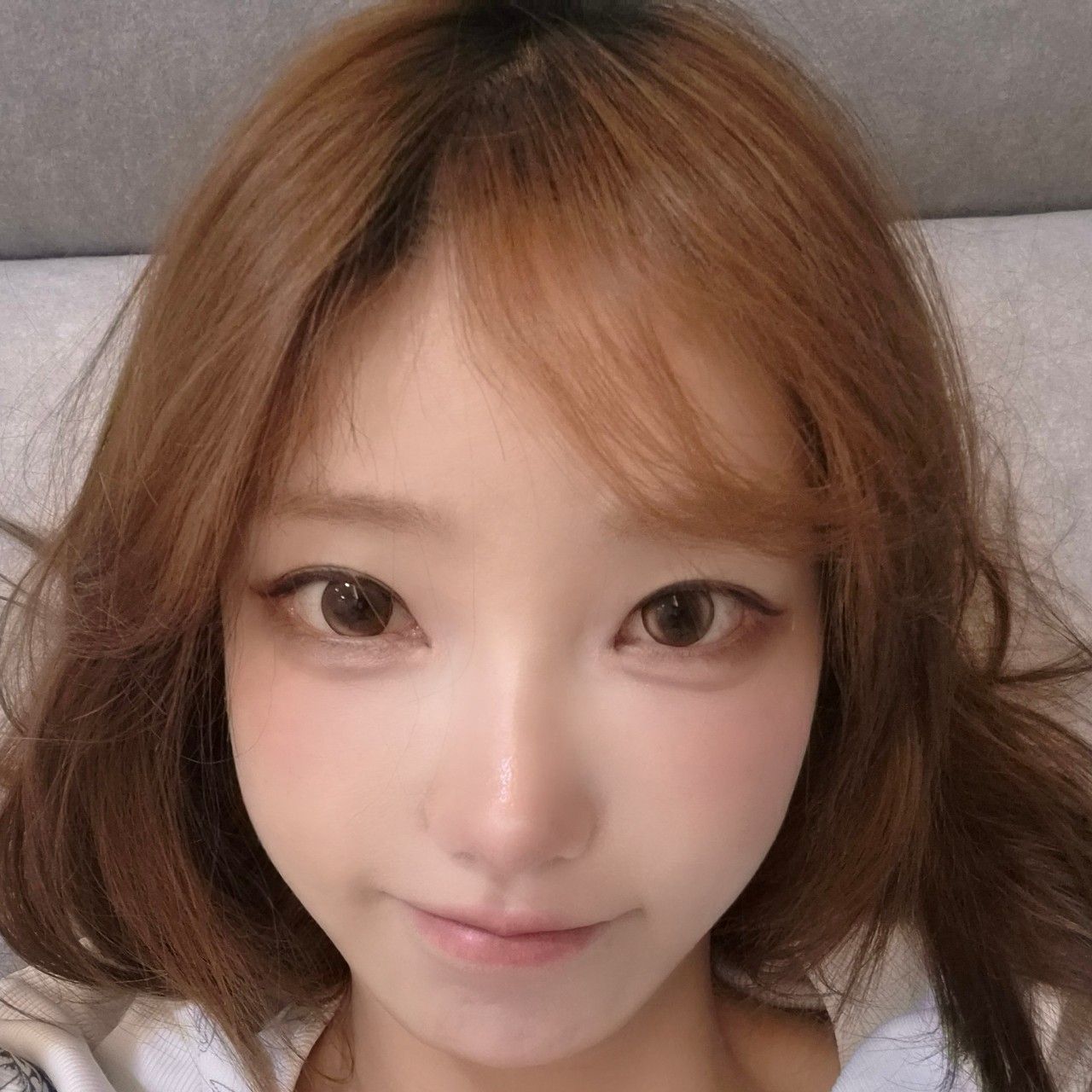 Behind-the-scenes cut of QWER