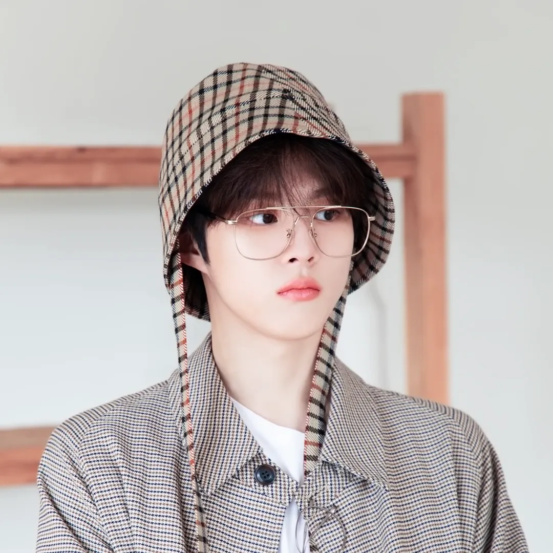 Momen yang diabadikan oleh penggemar Kim Wooseok