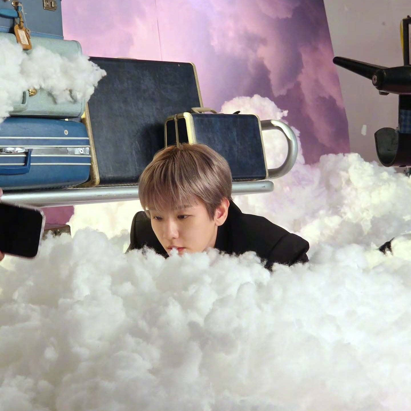 백현 (EXO)의 최신 사진