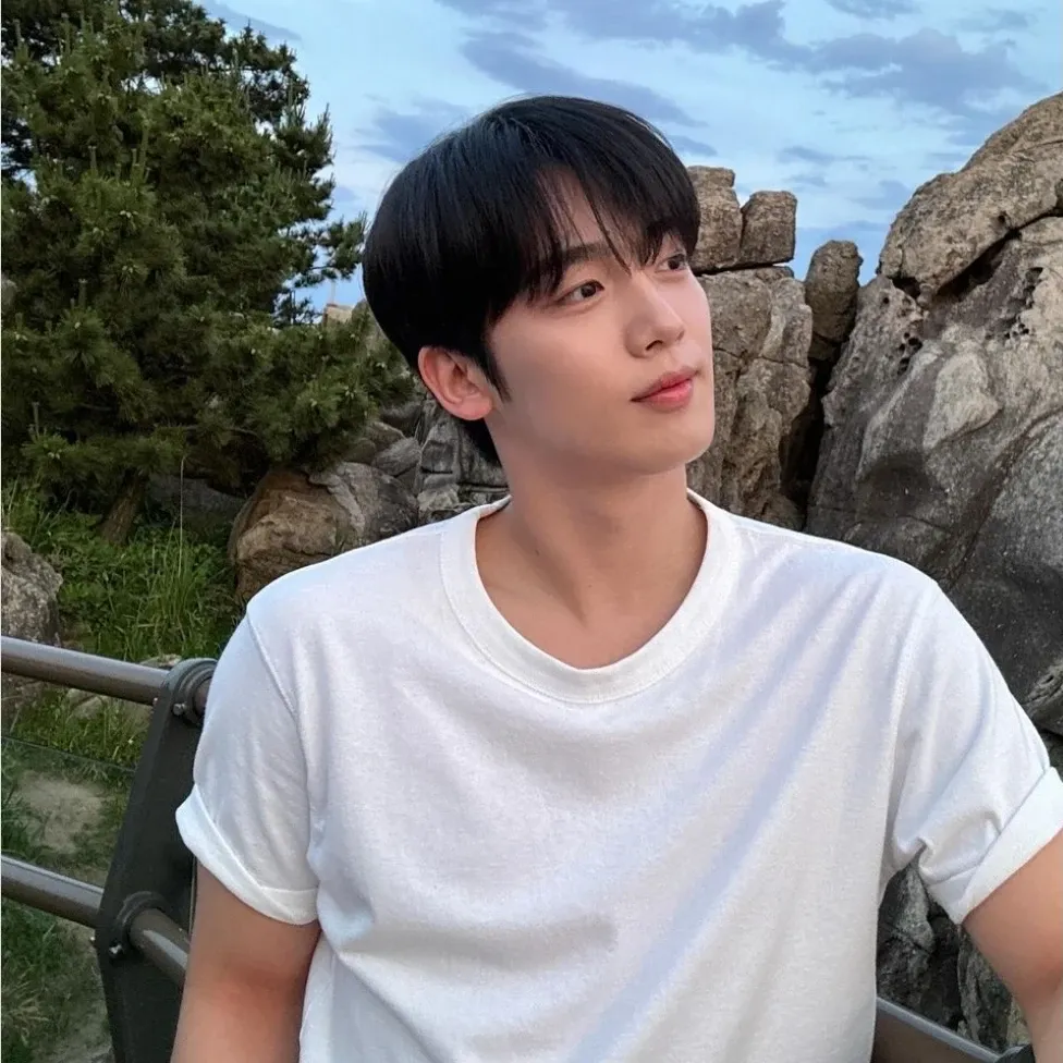 Behind-the-scenes cut of Kim Yohan (WEi)