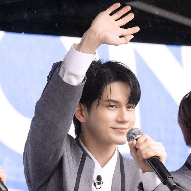 옹성우 최근 활동샷