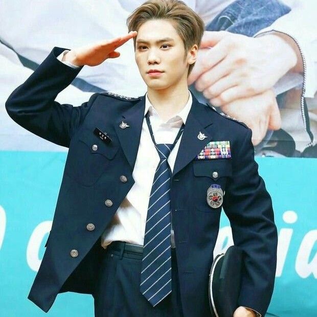 A moment captured by Rocky's fan