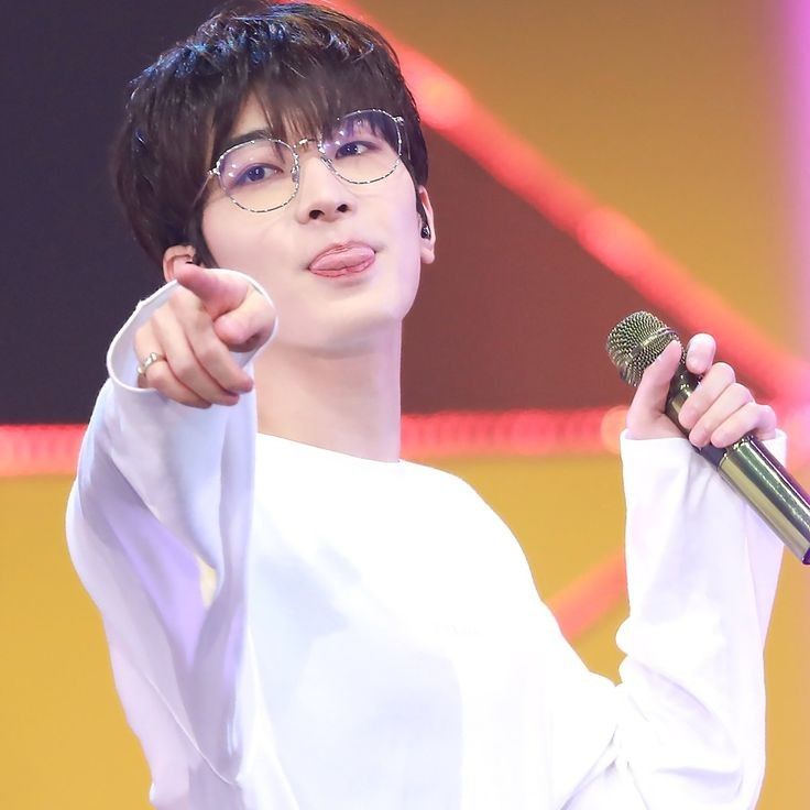 원우 (세븐틴) 최근 활동샷