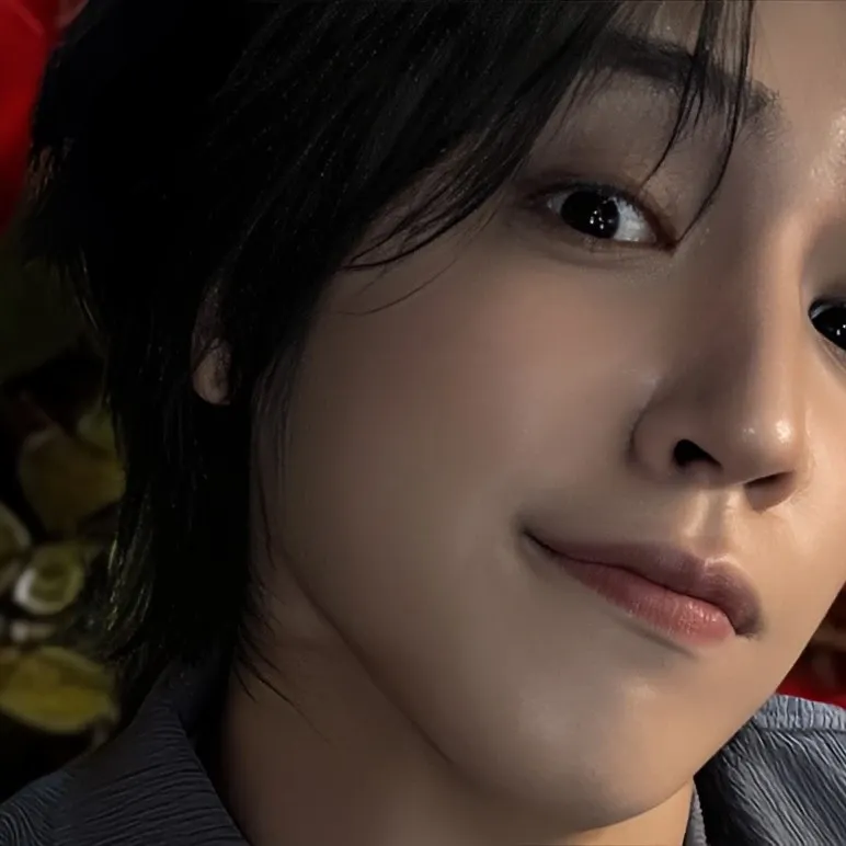 Recent activity shot of Wooseok (PENTAGON)