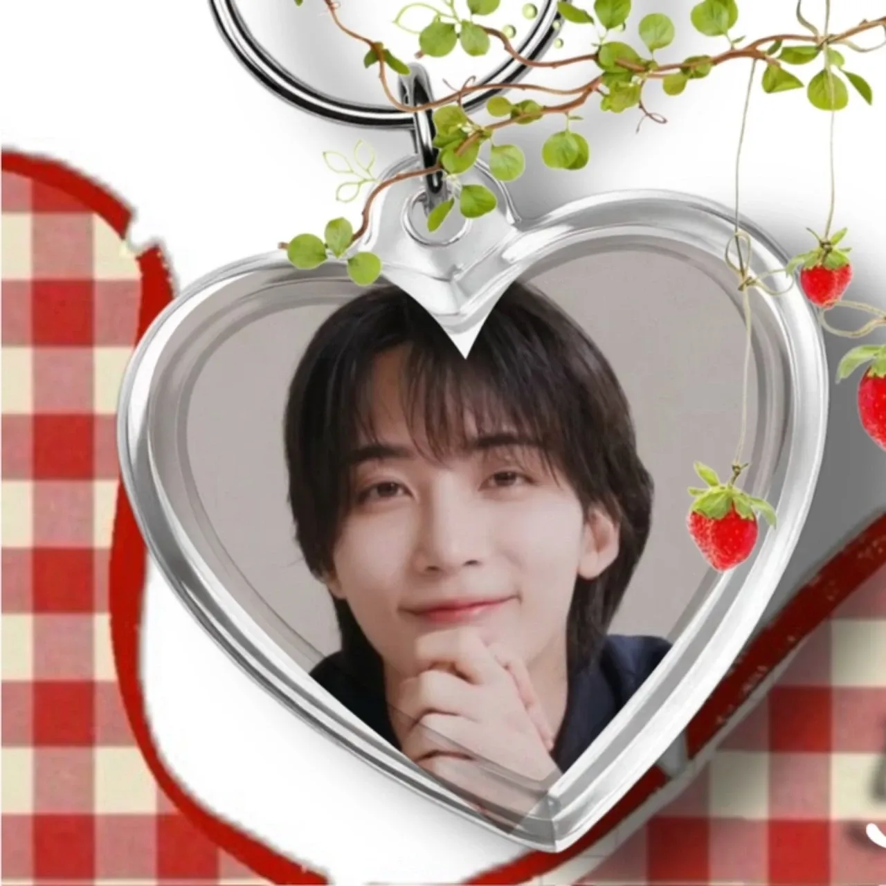 A moment captured by Jeonghan (SEVENTEEN)'s fan