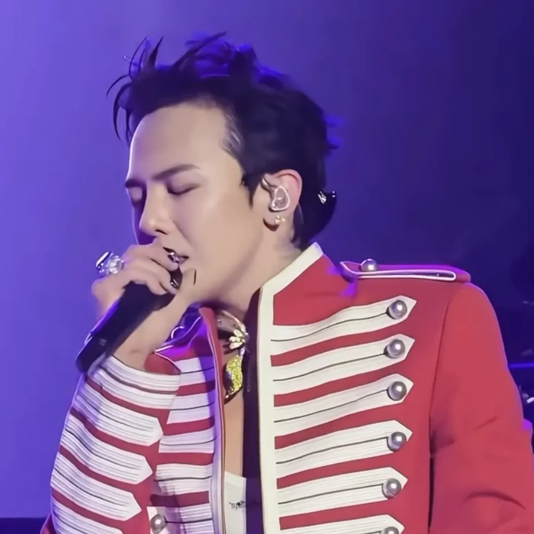 Foto terbaru G-DRAGON (BIGBANG)
