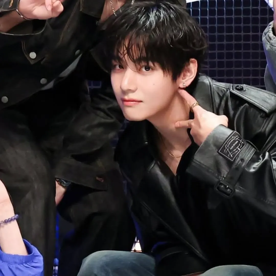 뷔 (방탄소년단)의 비하인드 컷