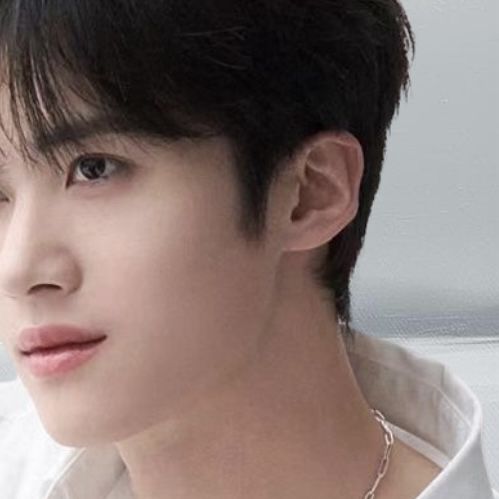 Behind-the-scenes cut of Yanan (PENTAGON)