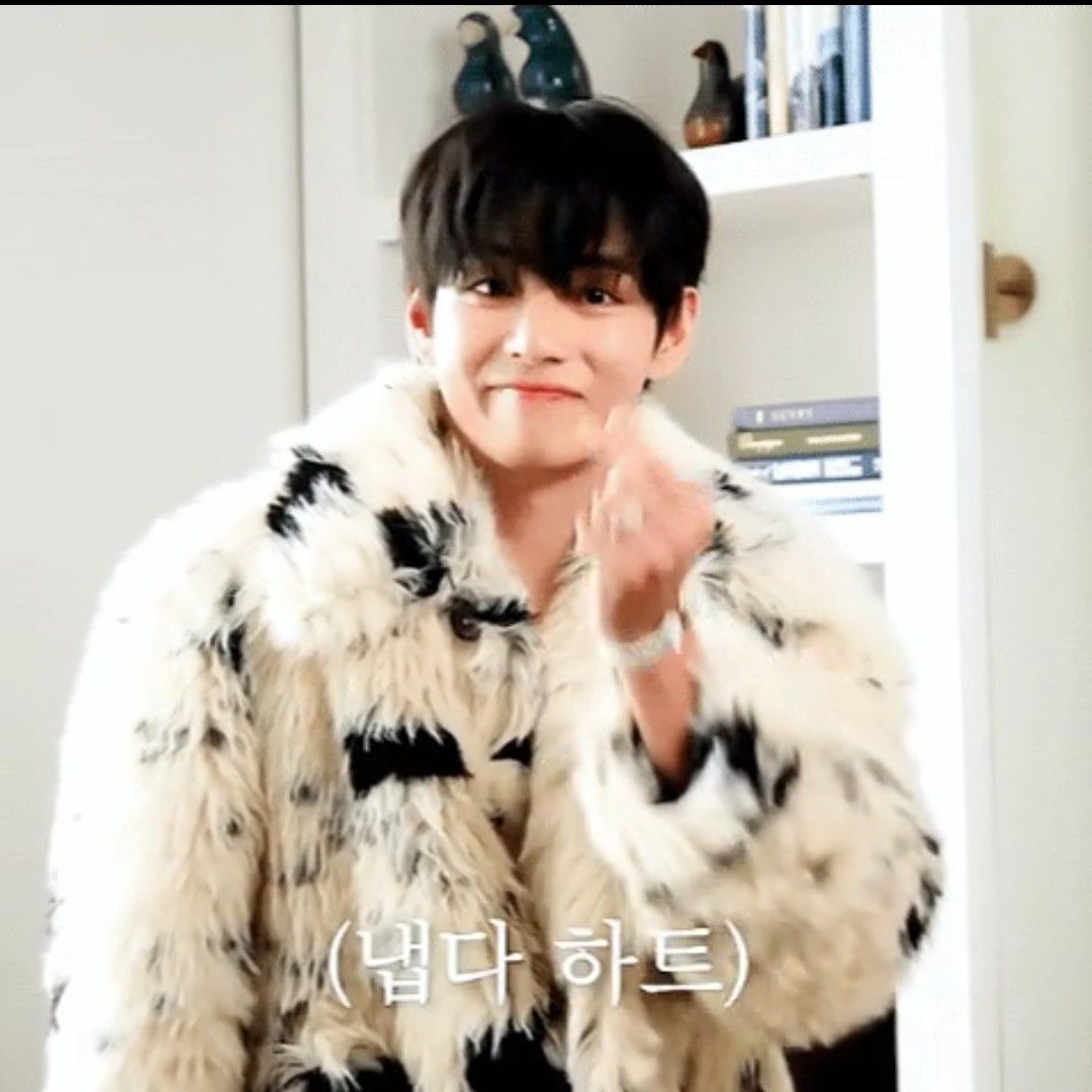 뷔 (방탄소년단)의 비하인드 컷