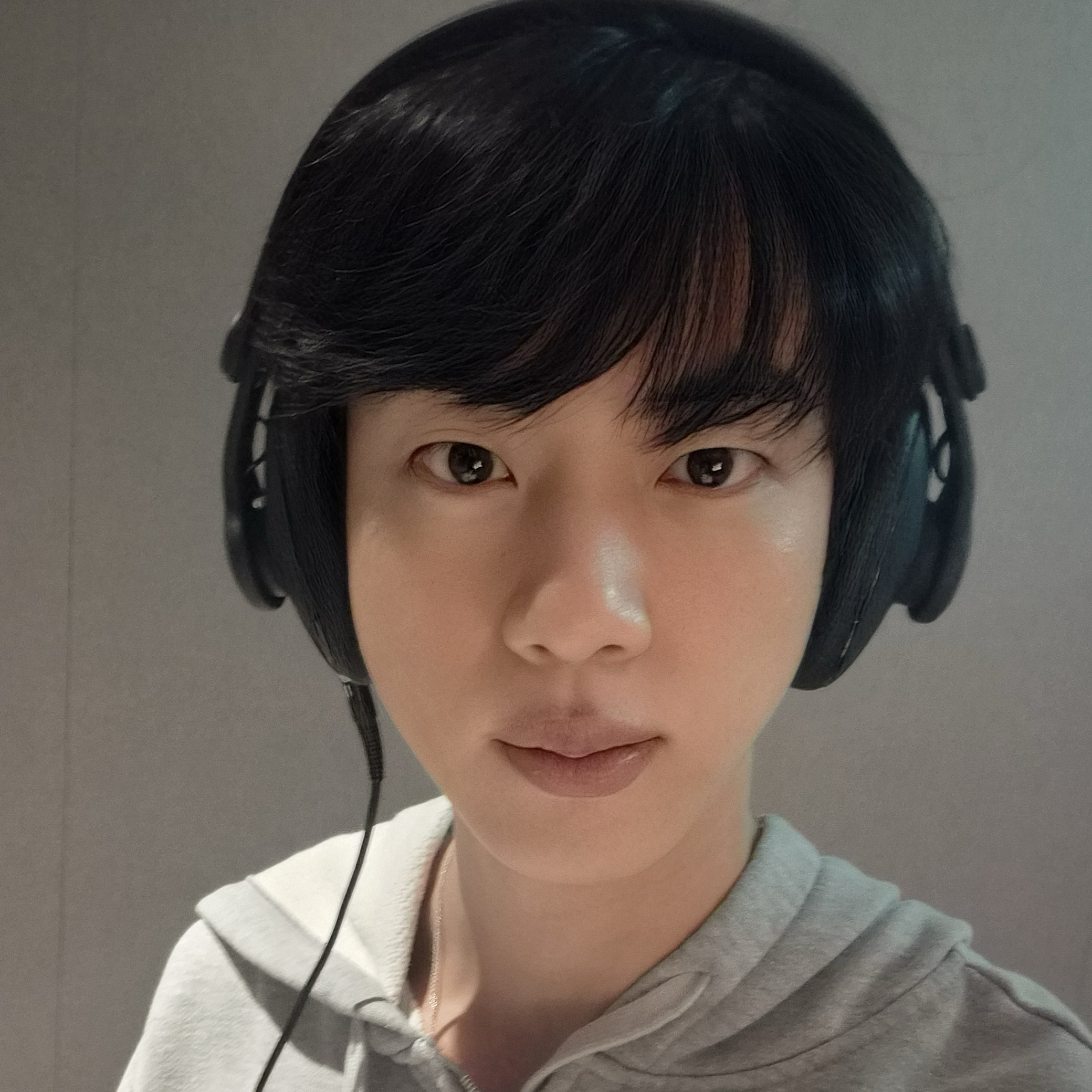 Foto aktivitas terbaru Jin (BTS)