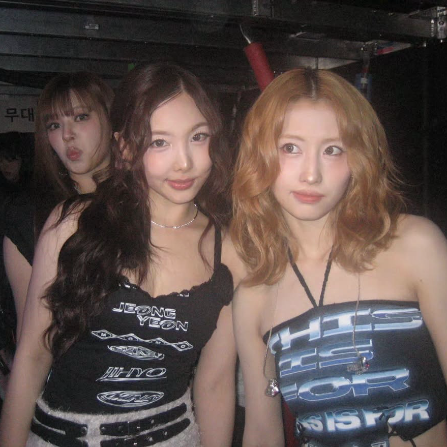 Momo (TWICE)的幕後花絮