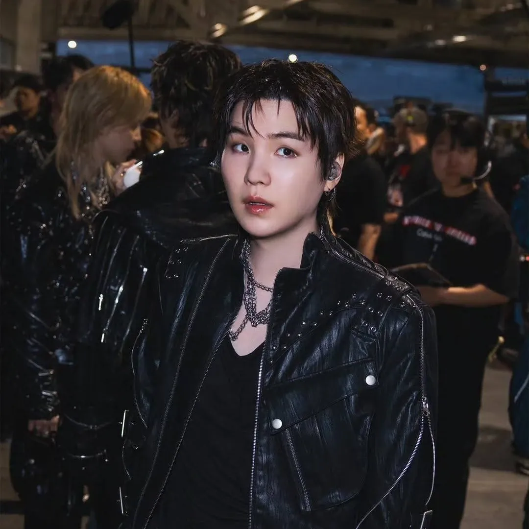 Potret di balik layar SUGA (BTS)