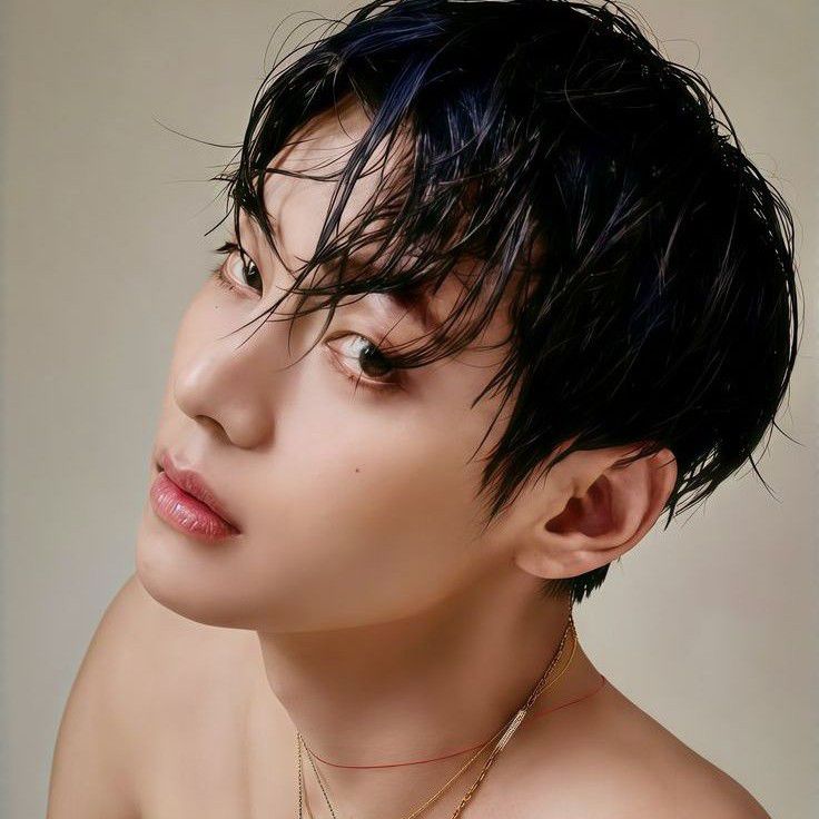 뷔 (방탄소년단)의 비하인드 컷