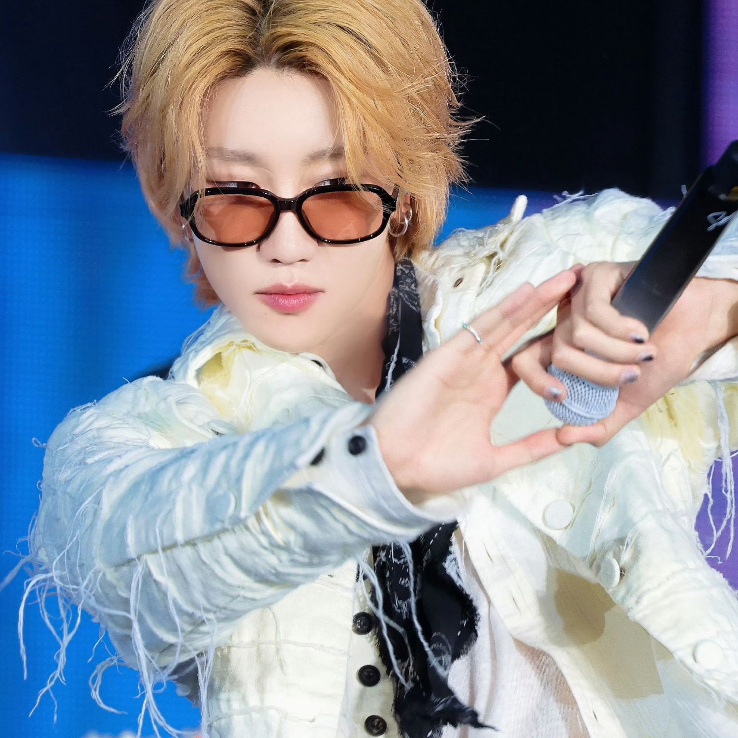 Behind-the-scenes cut of The 8 (SEVENTEEN)