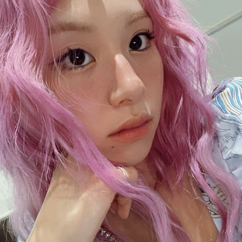 Foto aktivitas terbaru Chaeyoung (TWICE)