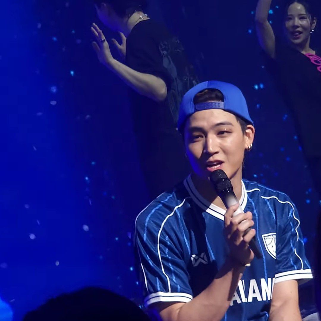 Latest photo of JAY B (GOT7)