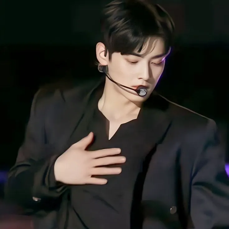 A moment captured by Eunwoo (ASTRO)'s fan