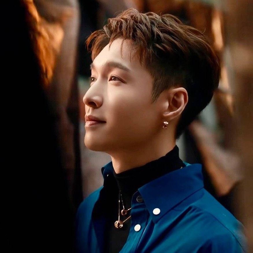 A moment captured by Lay (EXO)'s fan