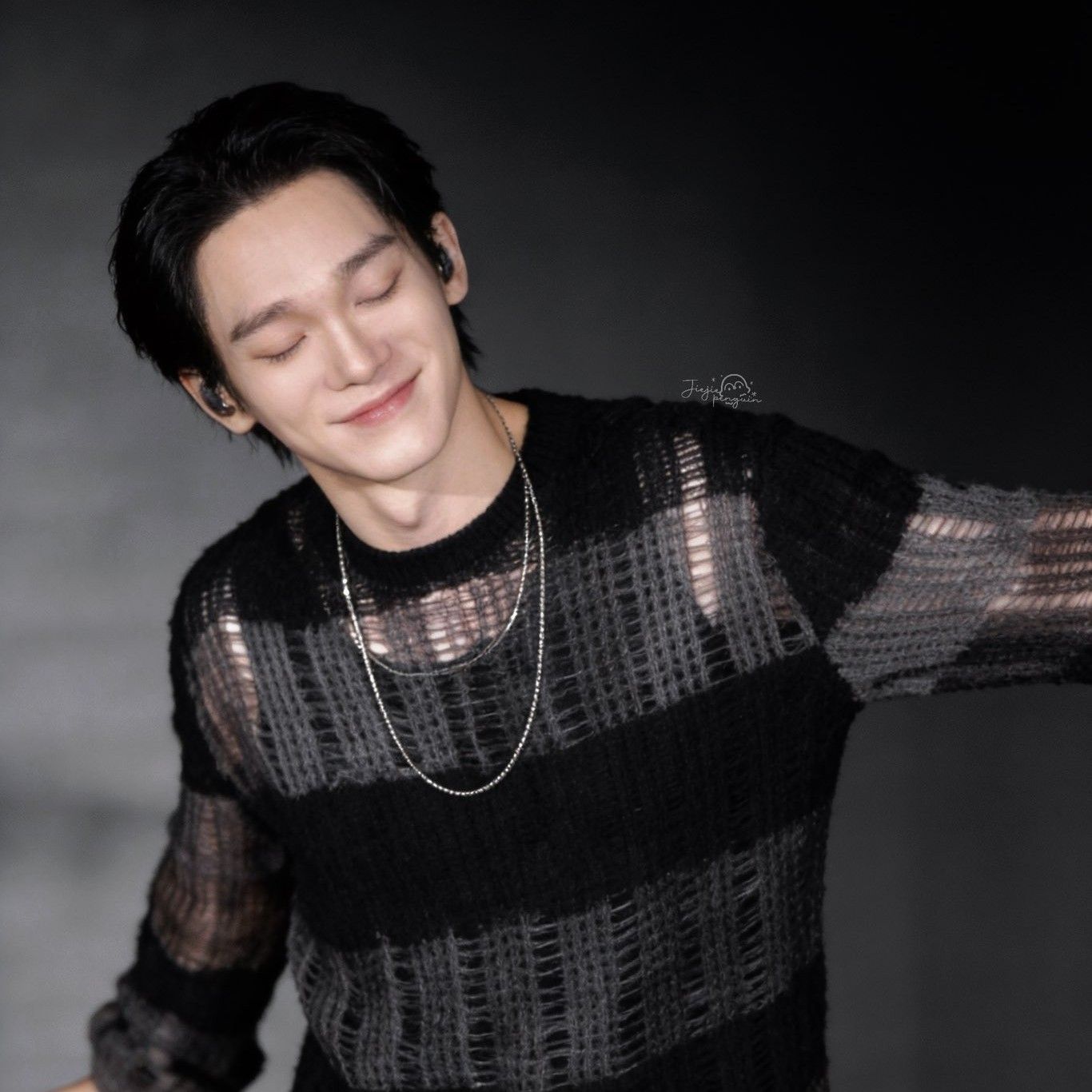 첸 (EXO)의 비하인드 컷