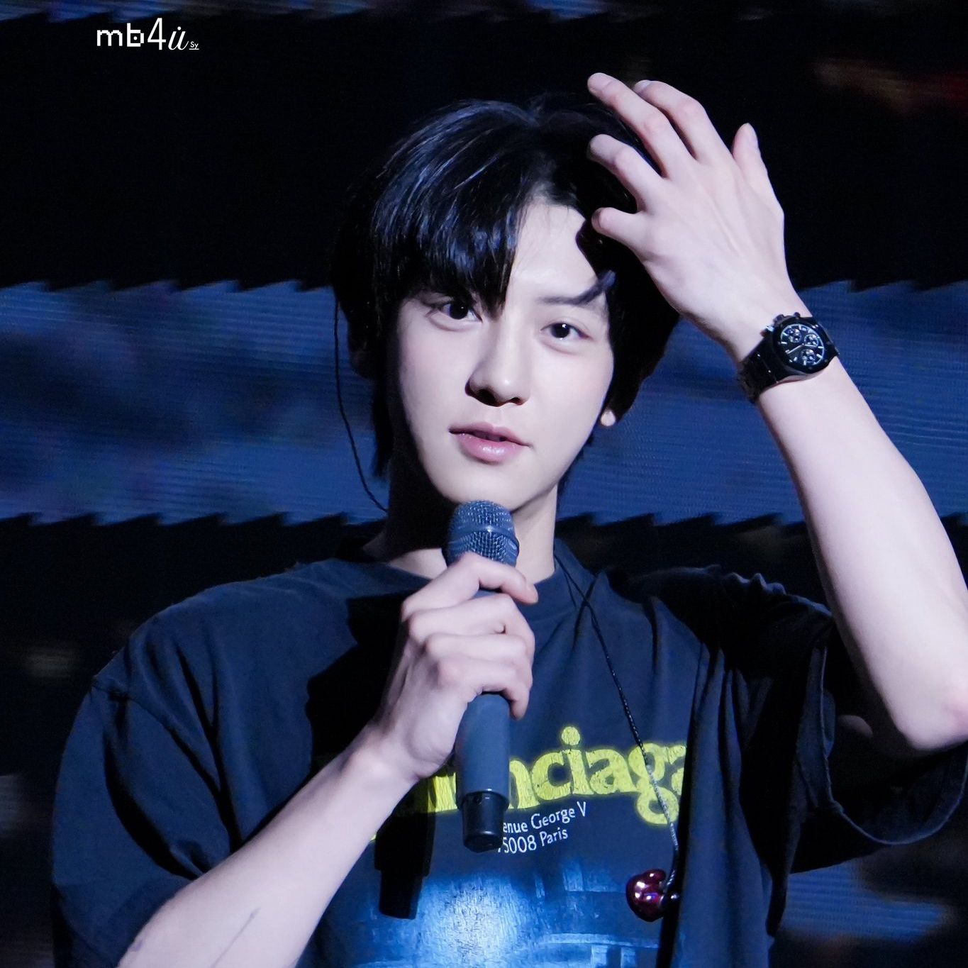 Recent activity shot of Chanyeol (EXO)