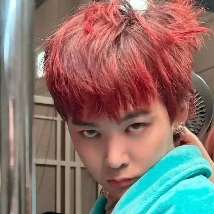 G-DRAGON (BIGBANG)的最新活動照片