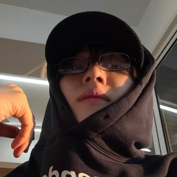 Latest photo of Hyunsuk (CIX)