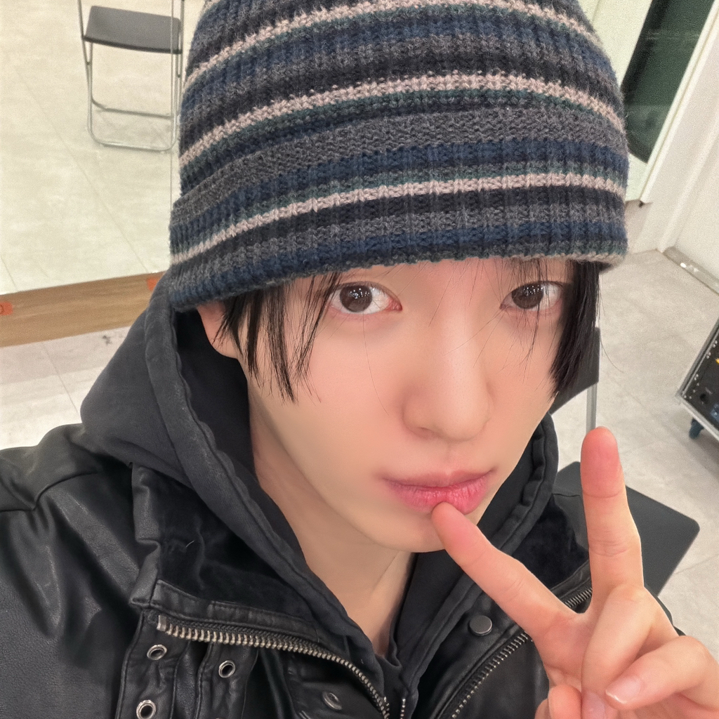 Behind-the-scenes cut of HEECHAN (DKB)