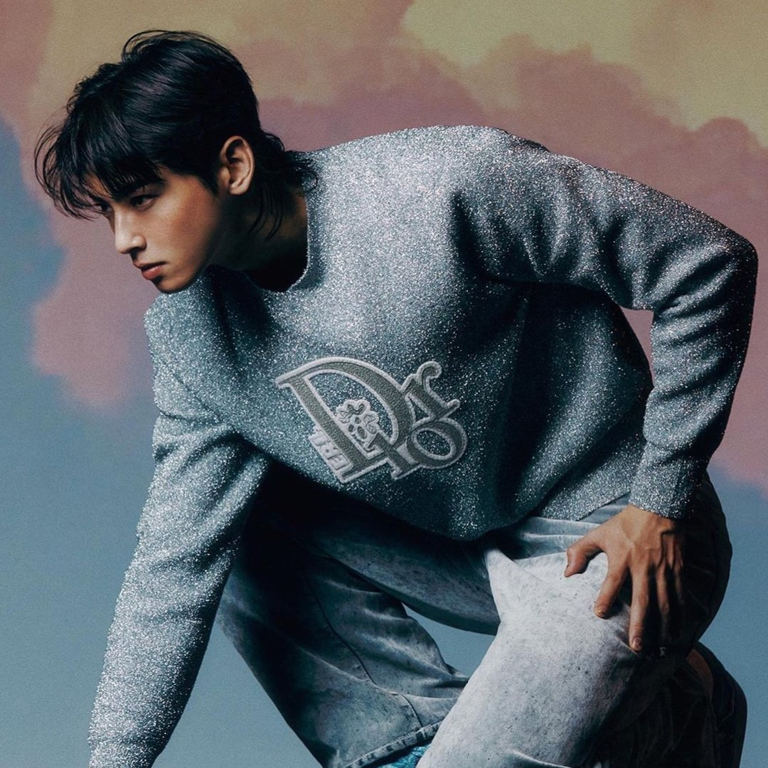 아스트로의 최신 사진