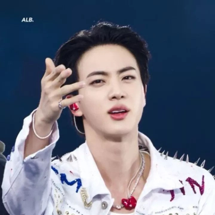 진 (방탄소년단)의 비하인드 컷