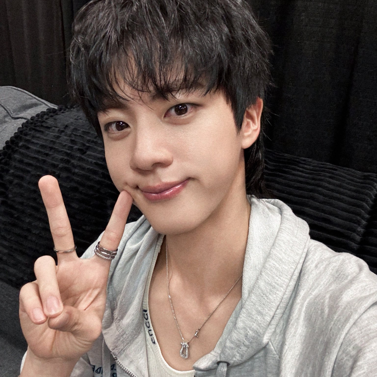 진 (방탄소년단)의 비하인드 컷