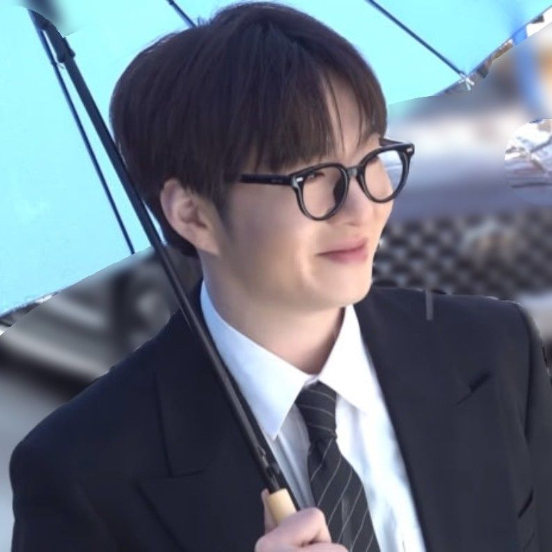 Recent activity shot of Lee Changsub (BTOB)