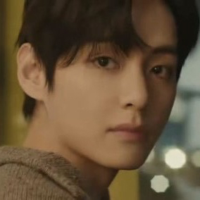 뷔 (방탄소년단)의 최신 사진