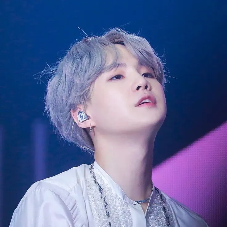 Foto terbaru SUGA (BTS)