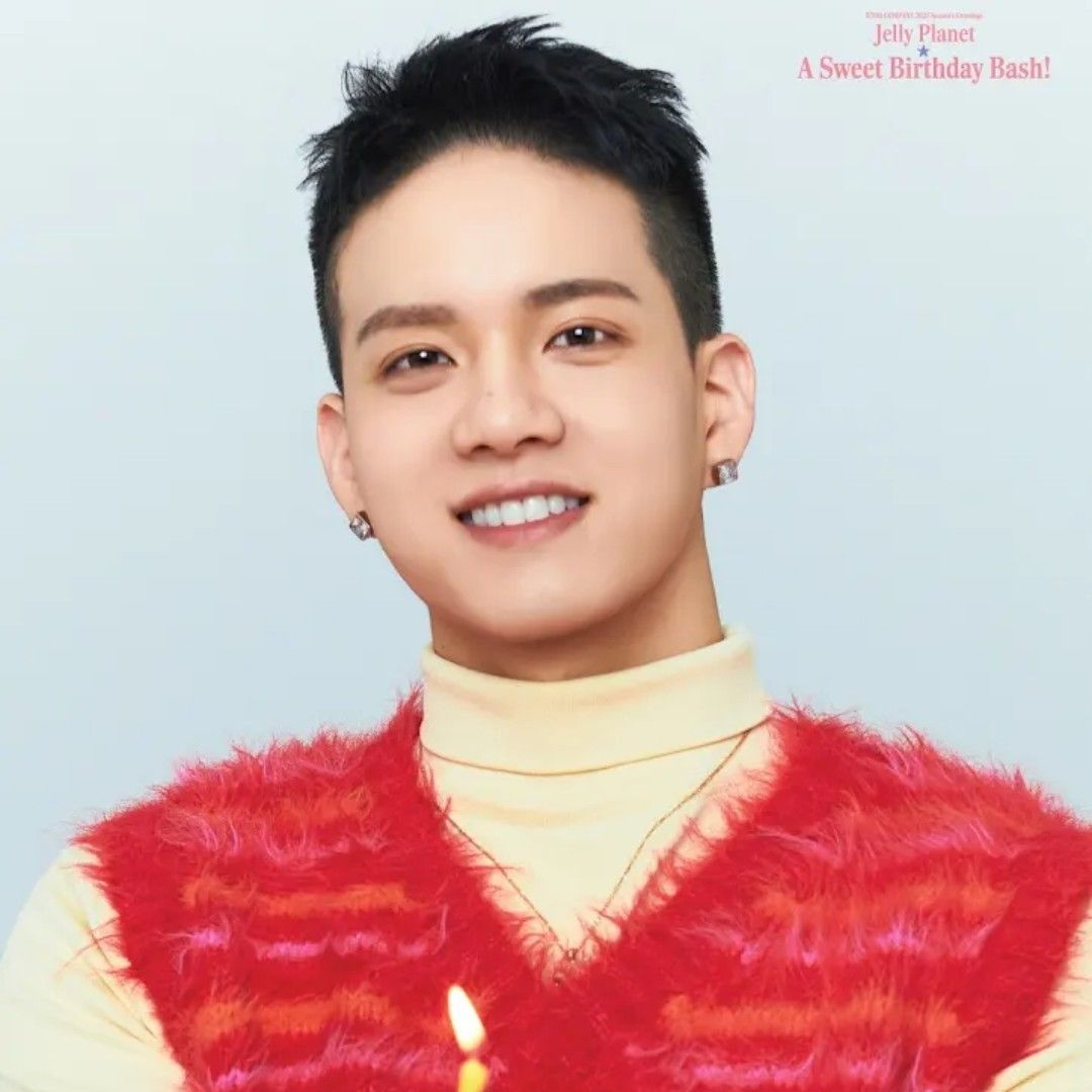 Recent activity shot of Peniel (BTOB)