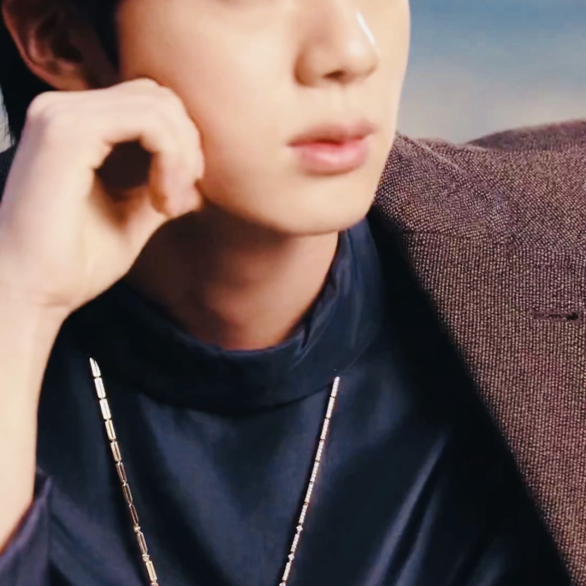 Momen yang diabadikan oleh penggemar Jin (BTS)