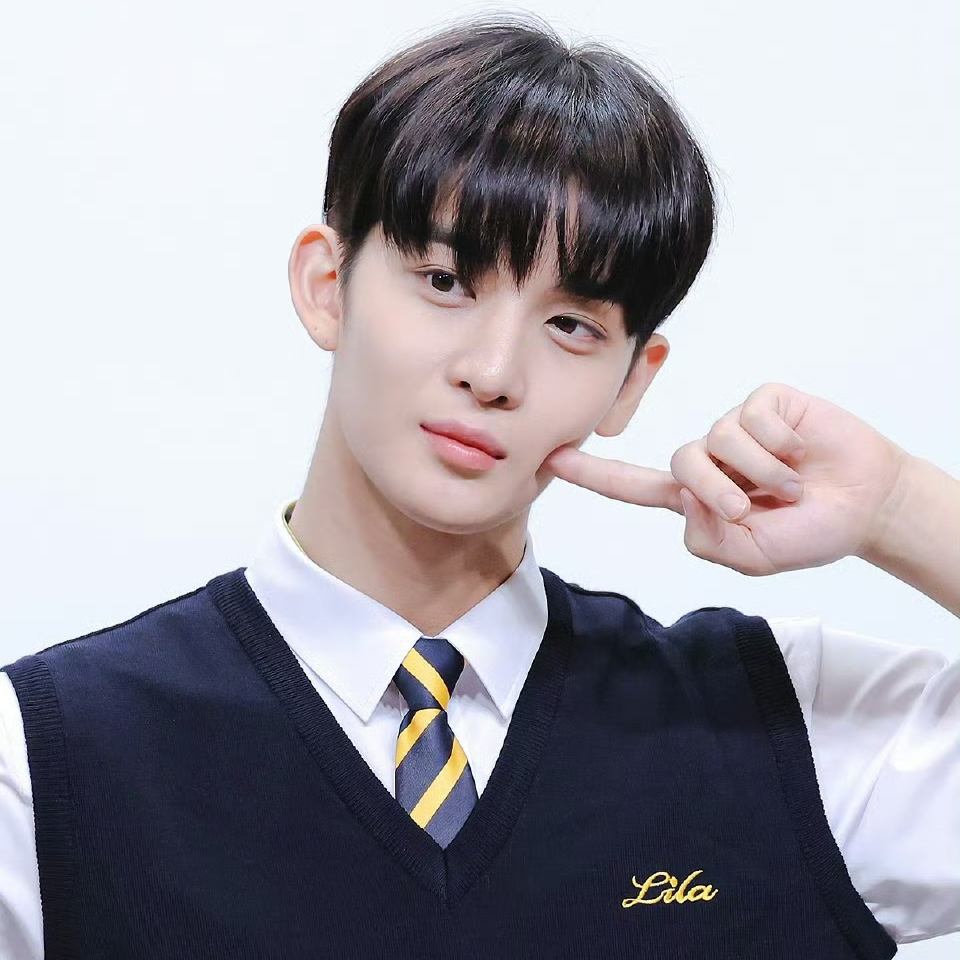 Behind-the-scenes cut of Bae Jinyoung