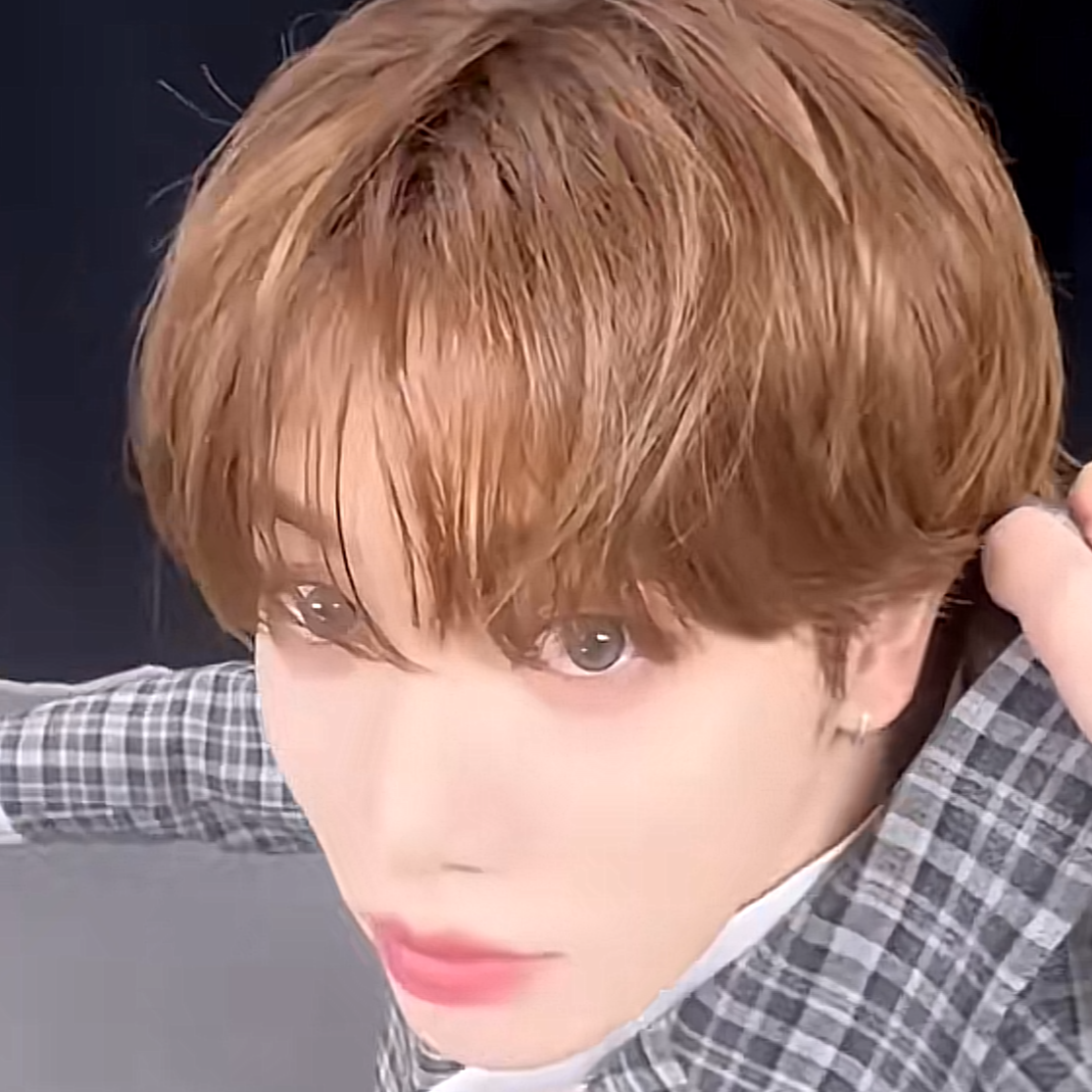 Behind-the-scenes cut of KAZUTA (n.SSign)