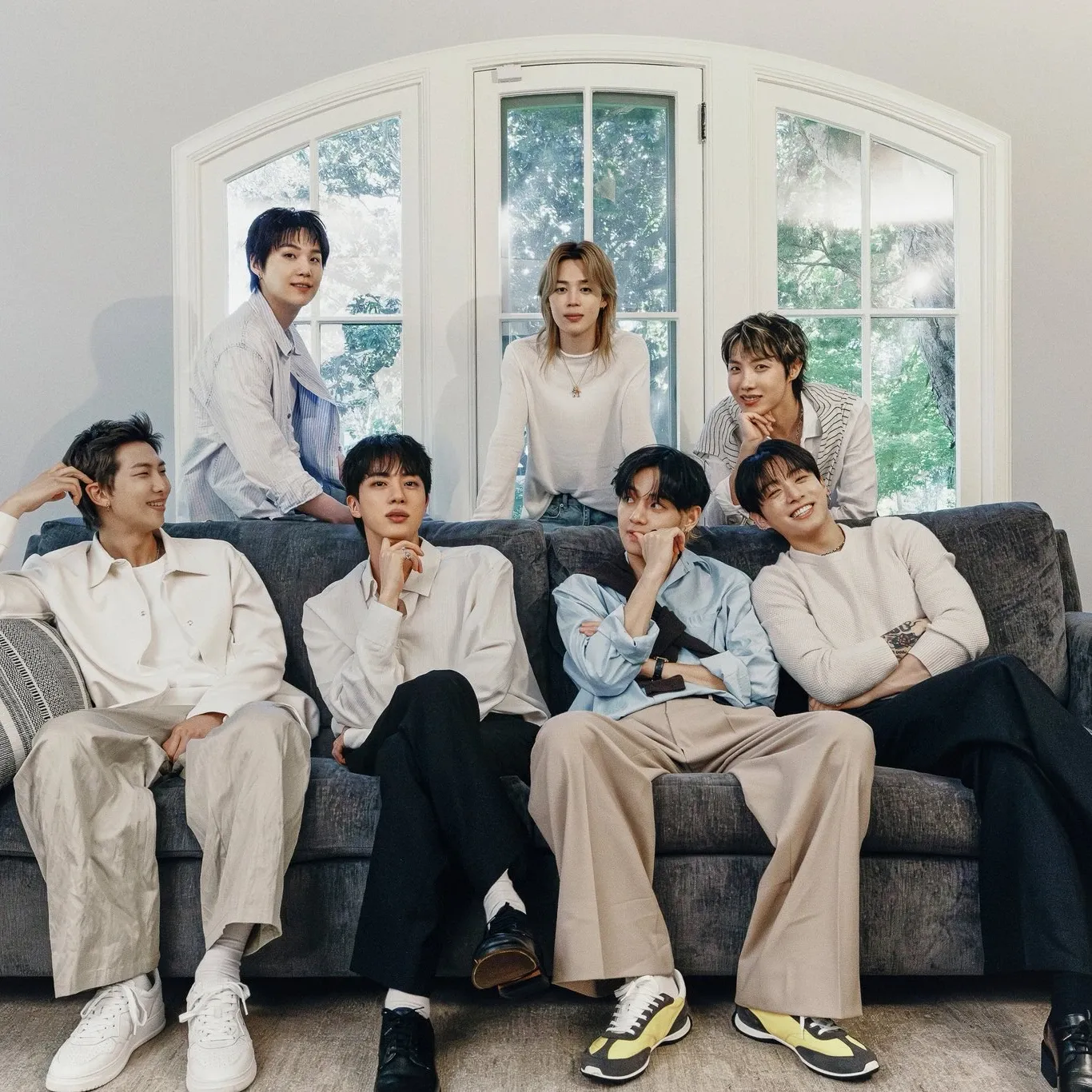 Behind-the-scenes cut of BTS