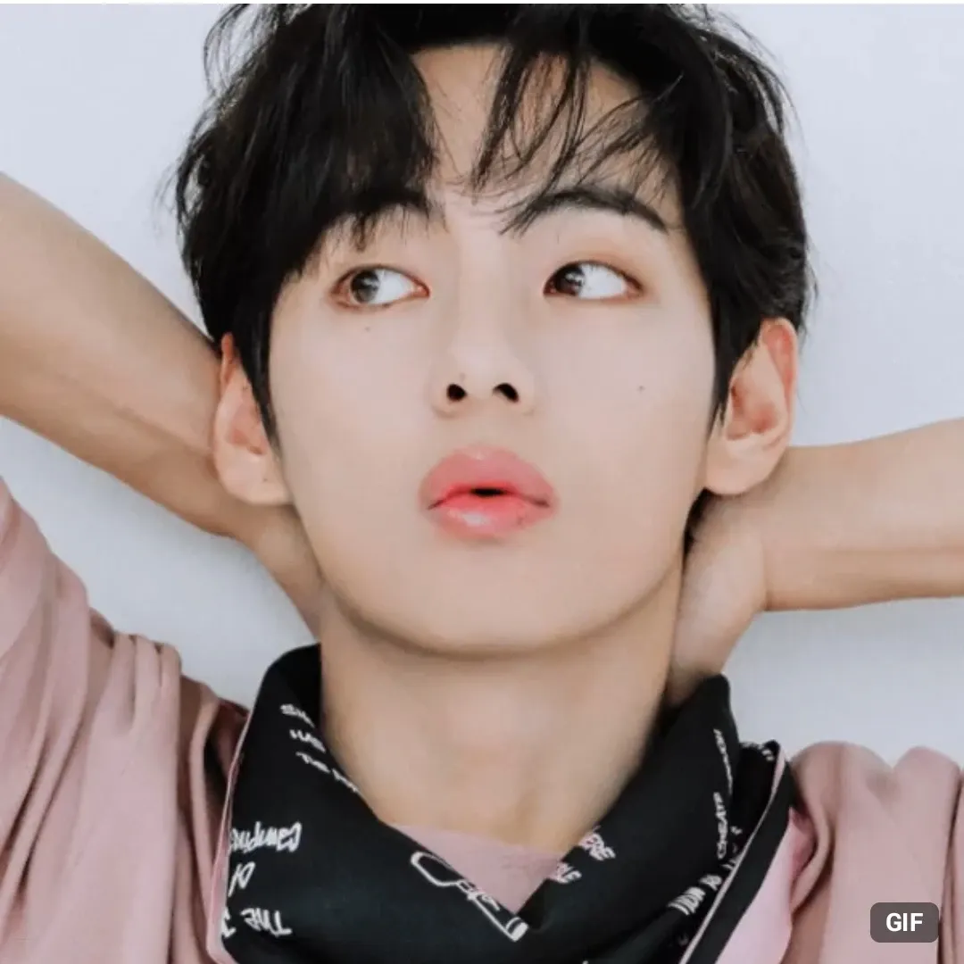 Momen yang diabadikan oleh penggemar Jin (BTS)