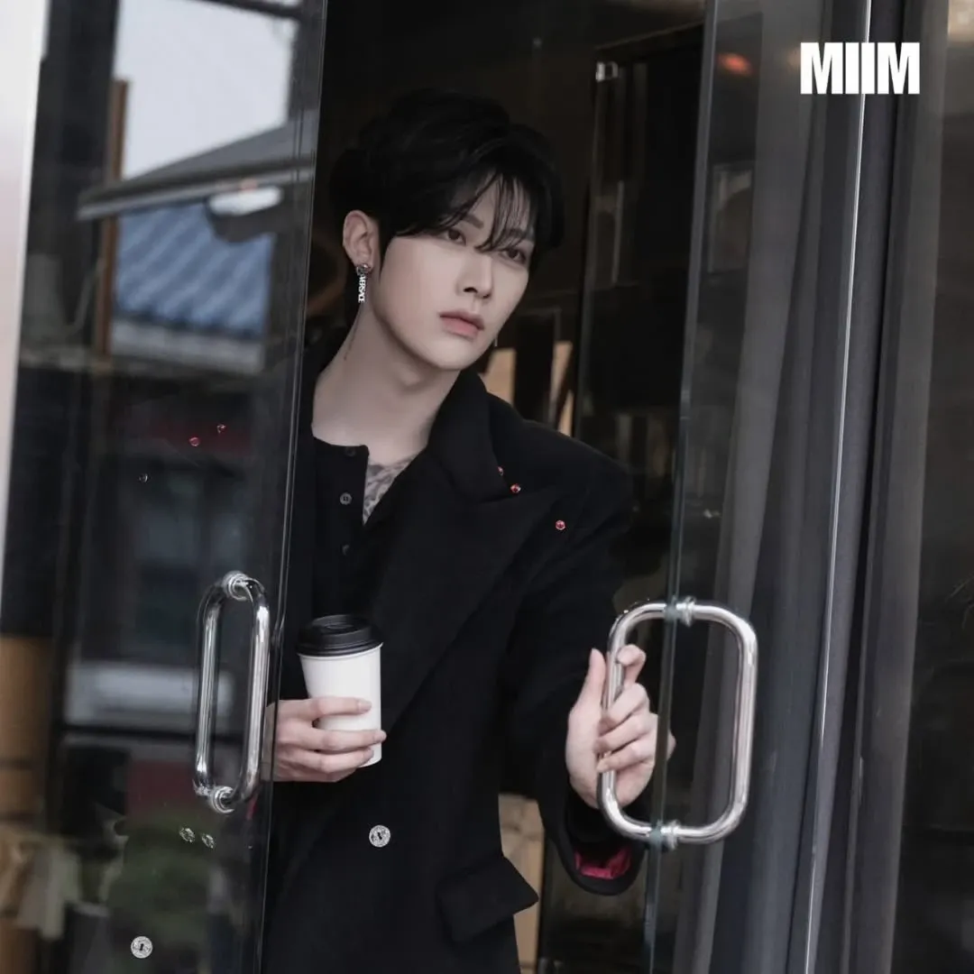 A moment captured by Ricky's fan