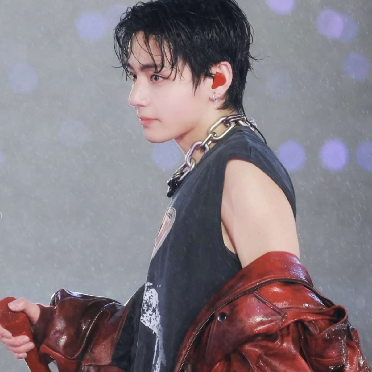 V (防弹少年团)的最新活动照片