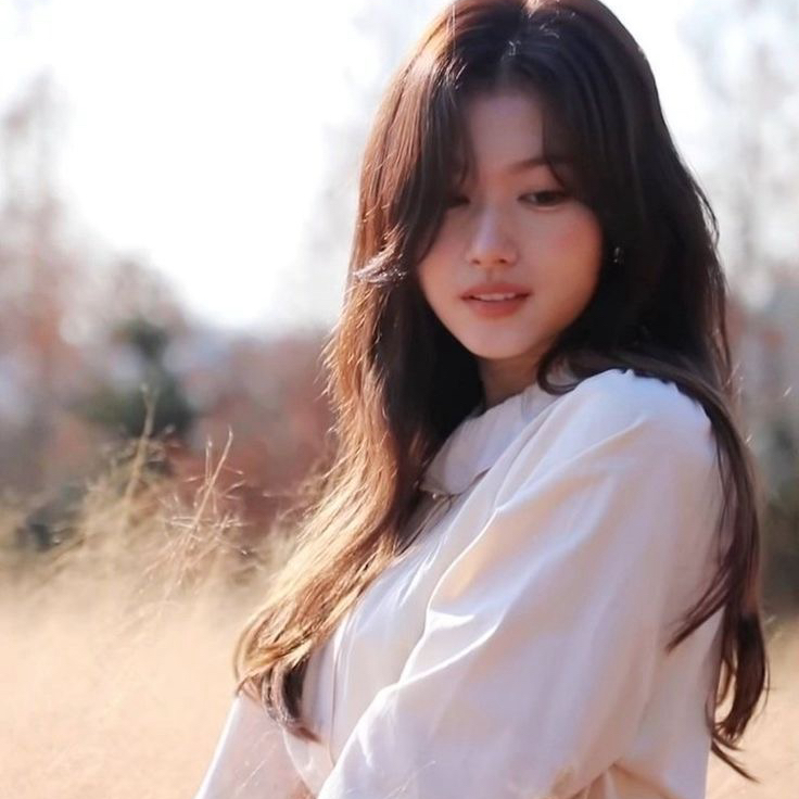 Foto terbaru Sana (TWICE)