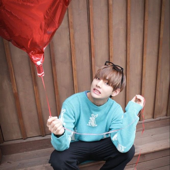 V (防弹少年团)粉丝拍下的瞬间