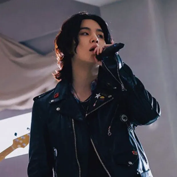 슈가 (방탄소년단) 최근 활동샷