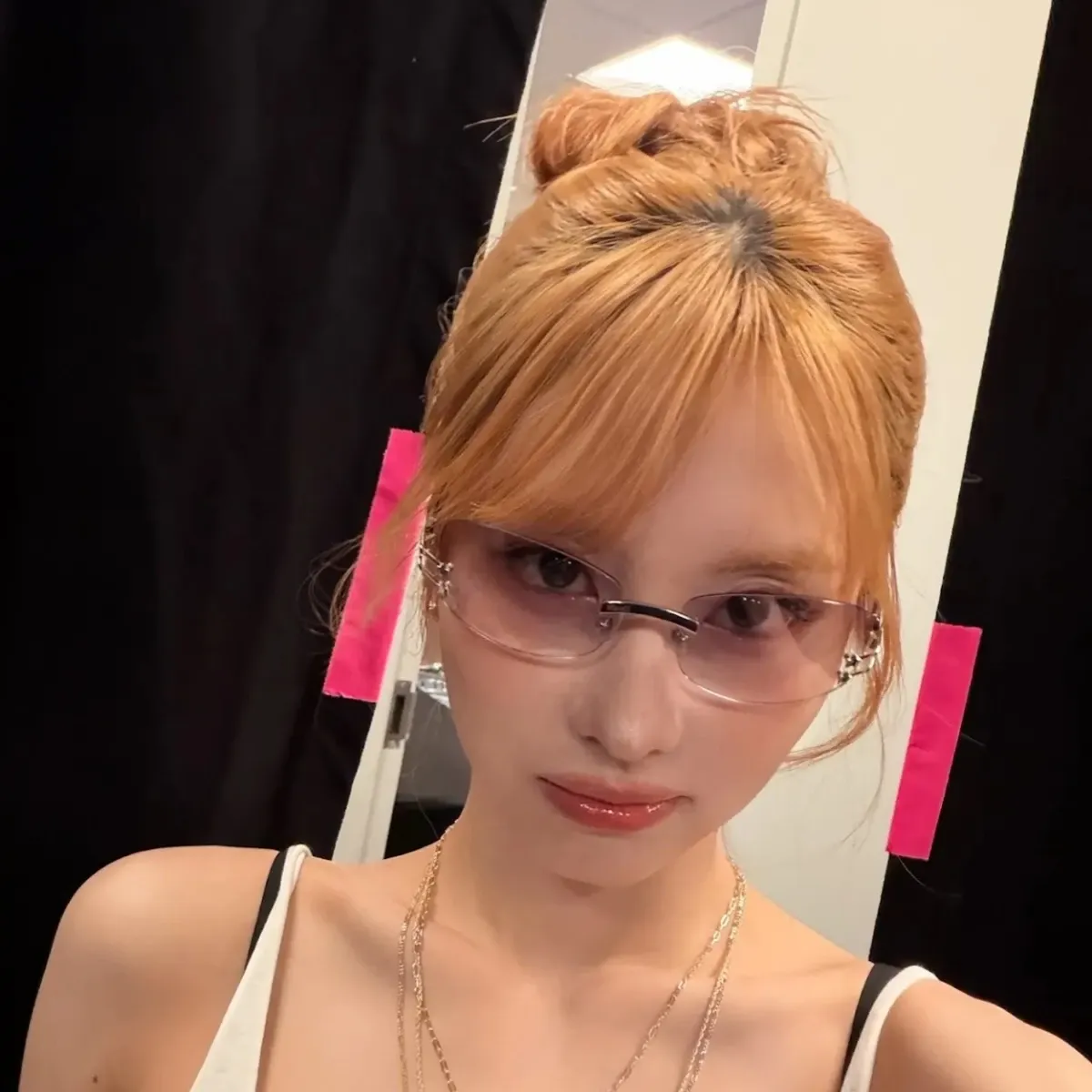 Momo (TWICE)的幕後花絮