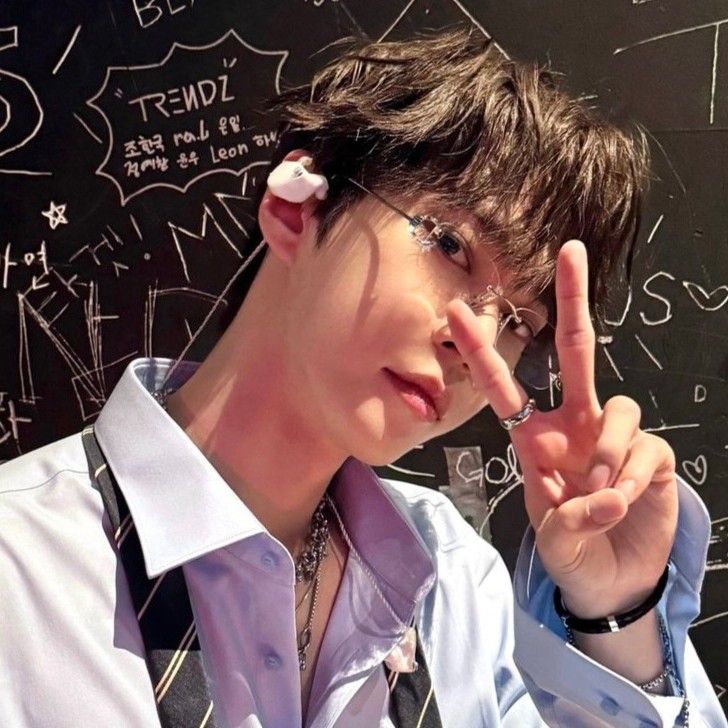 A moment captured by Doyoung (NCT 127)'s fan