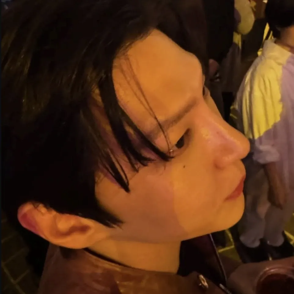 Recent activity shot of LEO (VIXX)