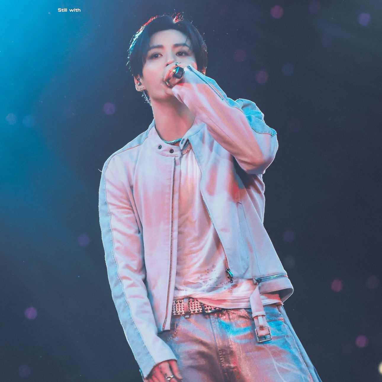 Foto aktivitas terbaru Jungkook (BTS)