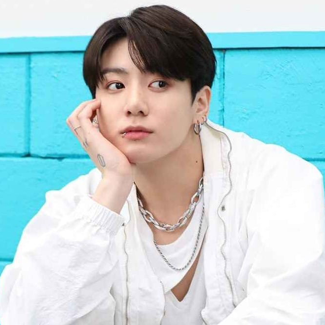 Foto aktivitas terbaru Jungkook (BTS)
