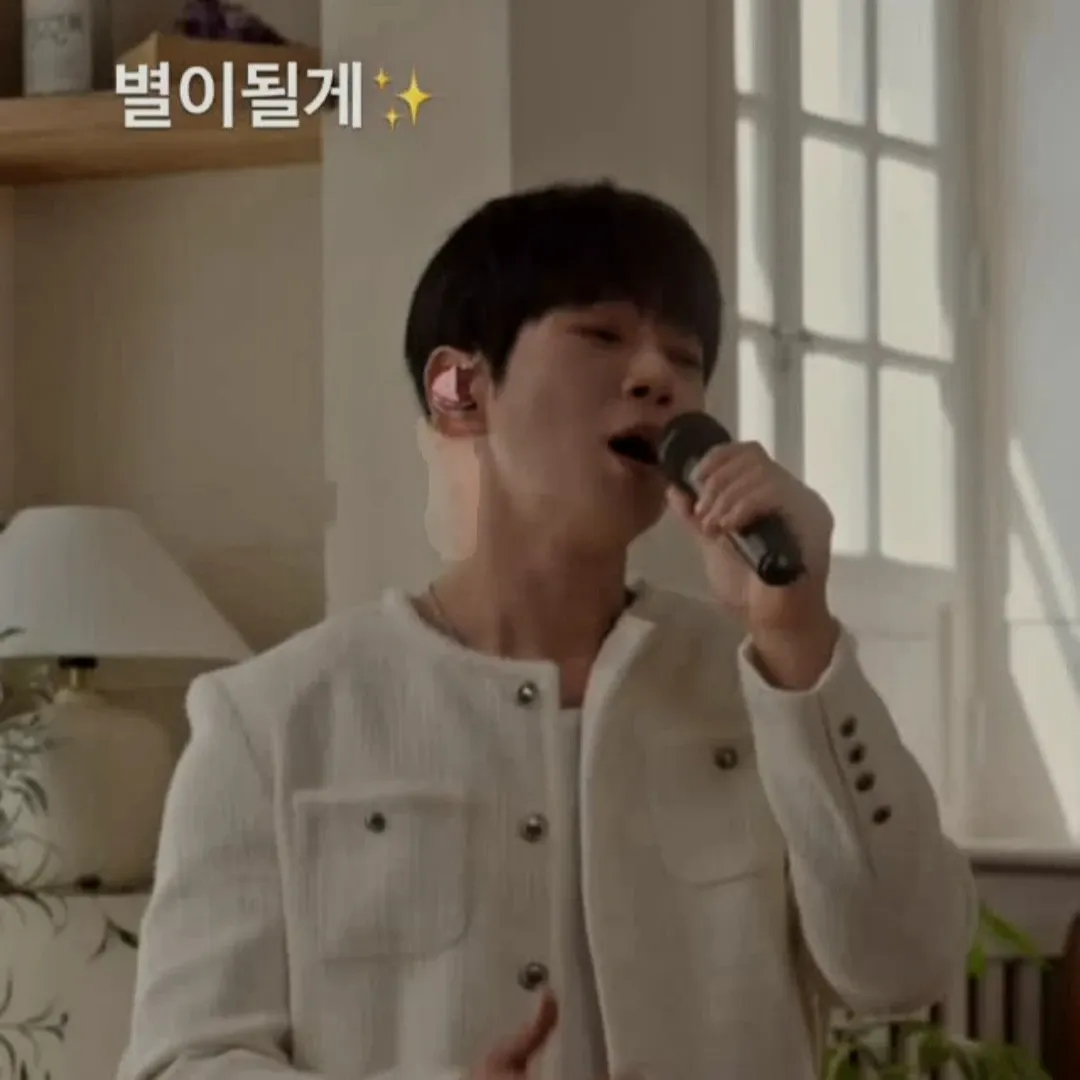 Behind-the-scenes cut of Hwang Chiyeol